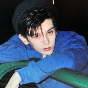 Meet your Posher, Hillary